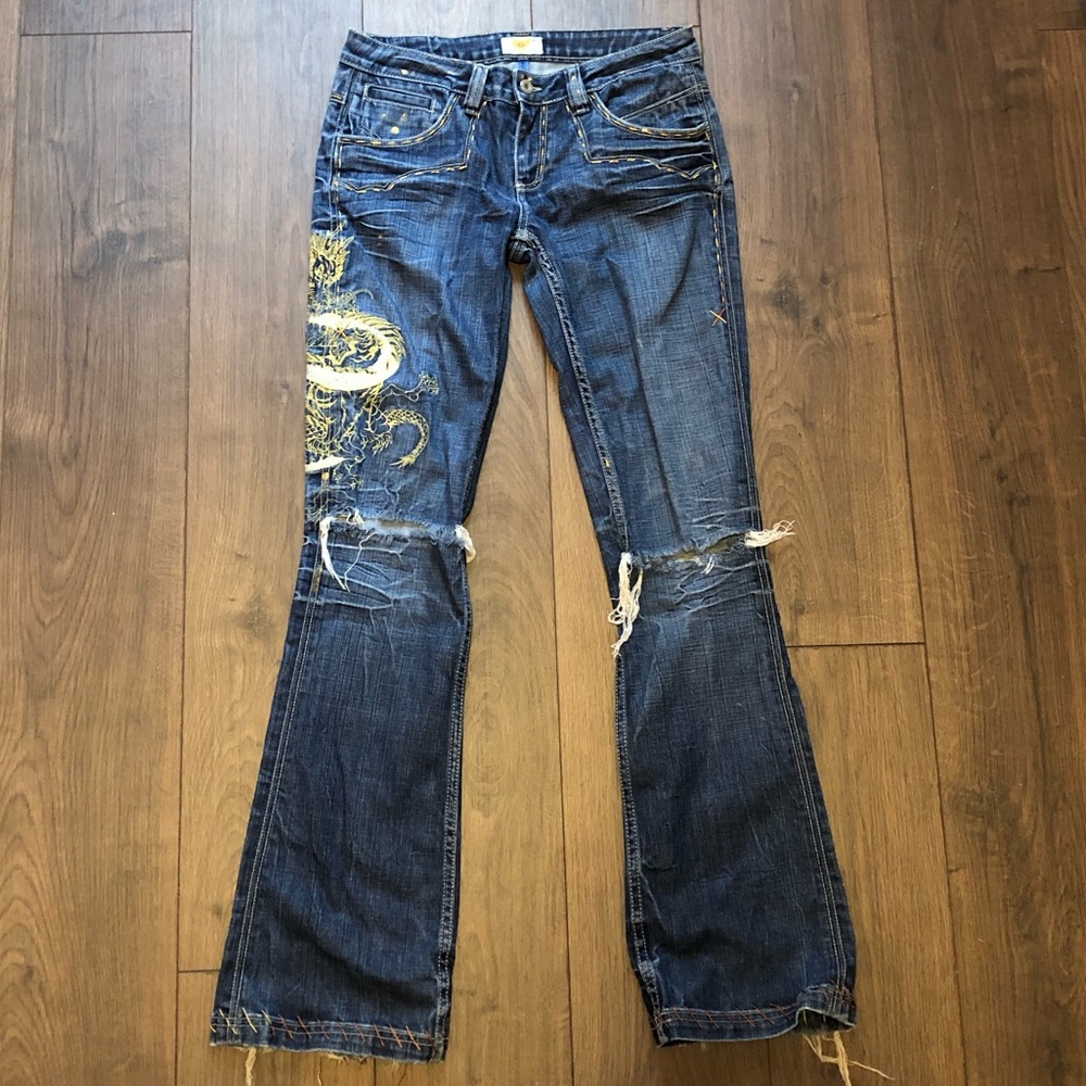 NWOT Antik distressed jeans